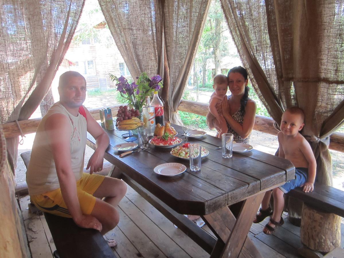 Sho Aghrousadba Zapovednyi Ostrov酒店 外观 照片